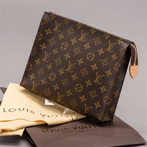 louis vuitton by the pool toiletry 26|Louis Vuitton 26 pouch.